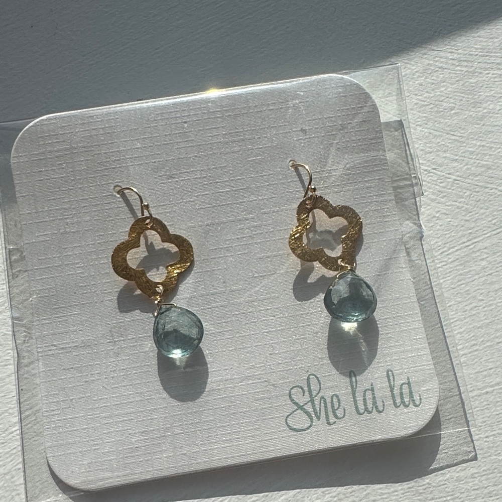 Gold quatrefoil drop earrings